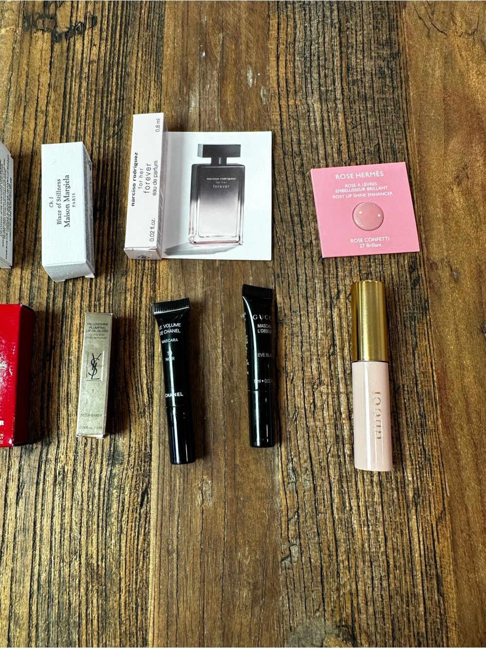 Gucci mascara and bunch of sample - - Picture 3 of 4